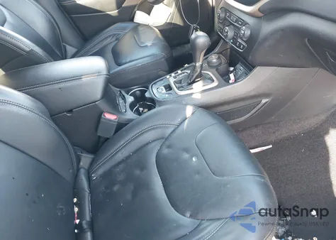 2017 Jeep Cherokee Limited 4X4 from USA, damaged, VIN 1C4PJMDS6HD217295